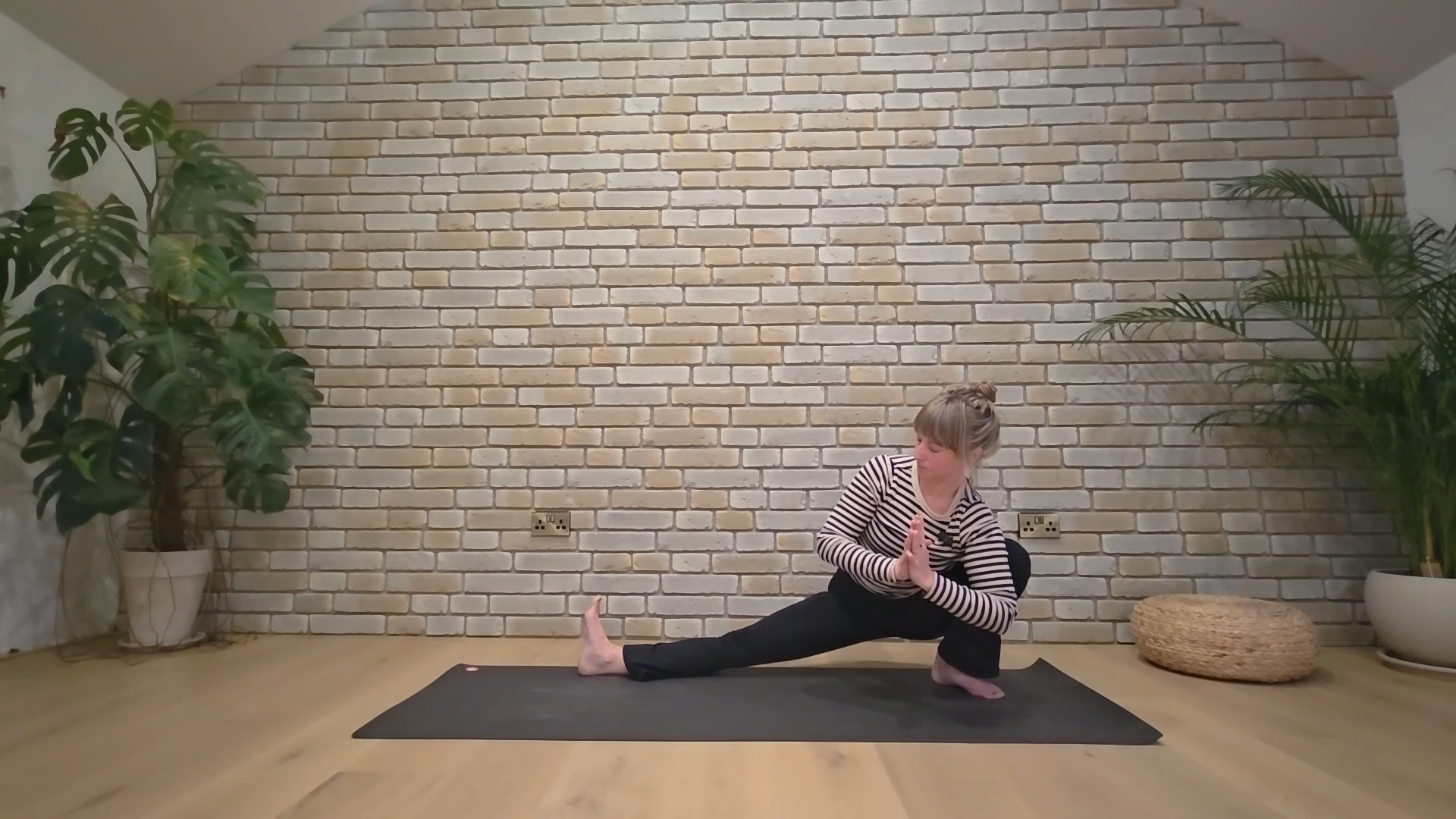 Balance & Strength – Hips